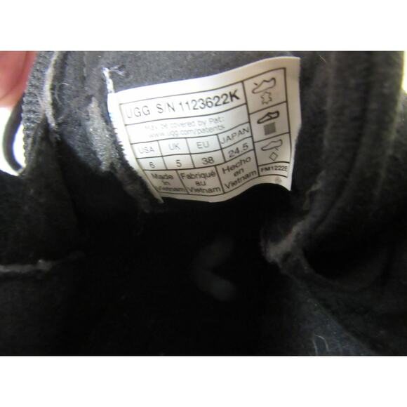 UGG Black Lace Up Combat Hiking Waterproof 6 Faux Fur Ankle Lugged Sole Booties - Picture 7 of 8